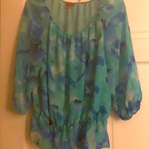 Vince Camuto pretty floral blouse
